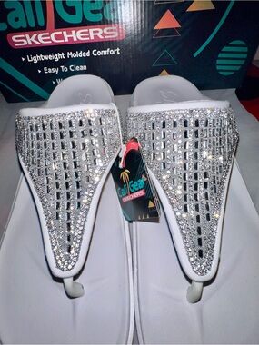 NWT Skechers Foamies: “Cali Breeze 2.0” Sandals Women’s Size 10